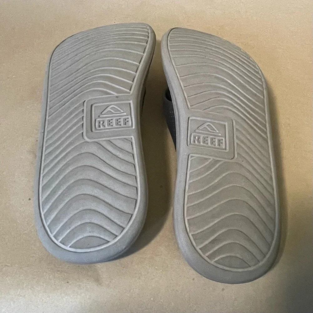 Reef Gray Flip-Flop Sandals with Contoured Footbed - Picture 7 of 7